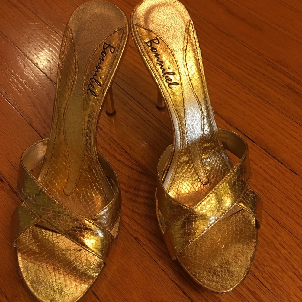 Bonnibel Gold Pumps